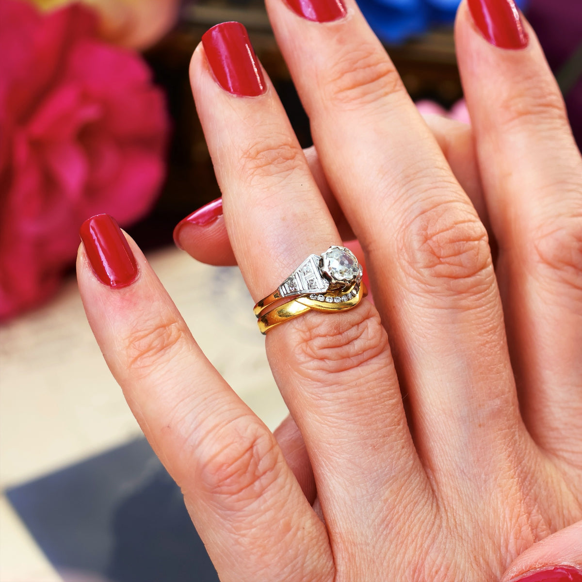 Curved 18ct Gold & Diamond Wedding Band