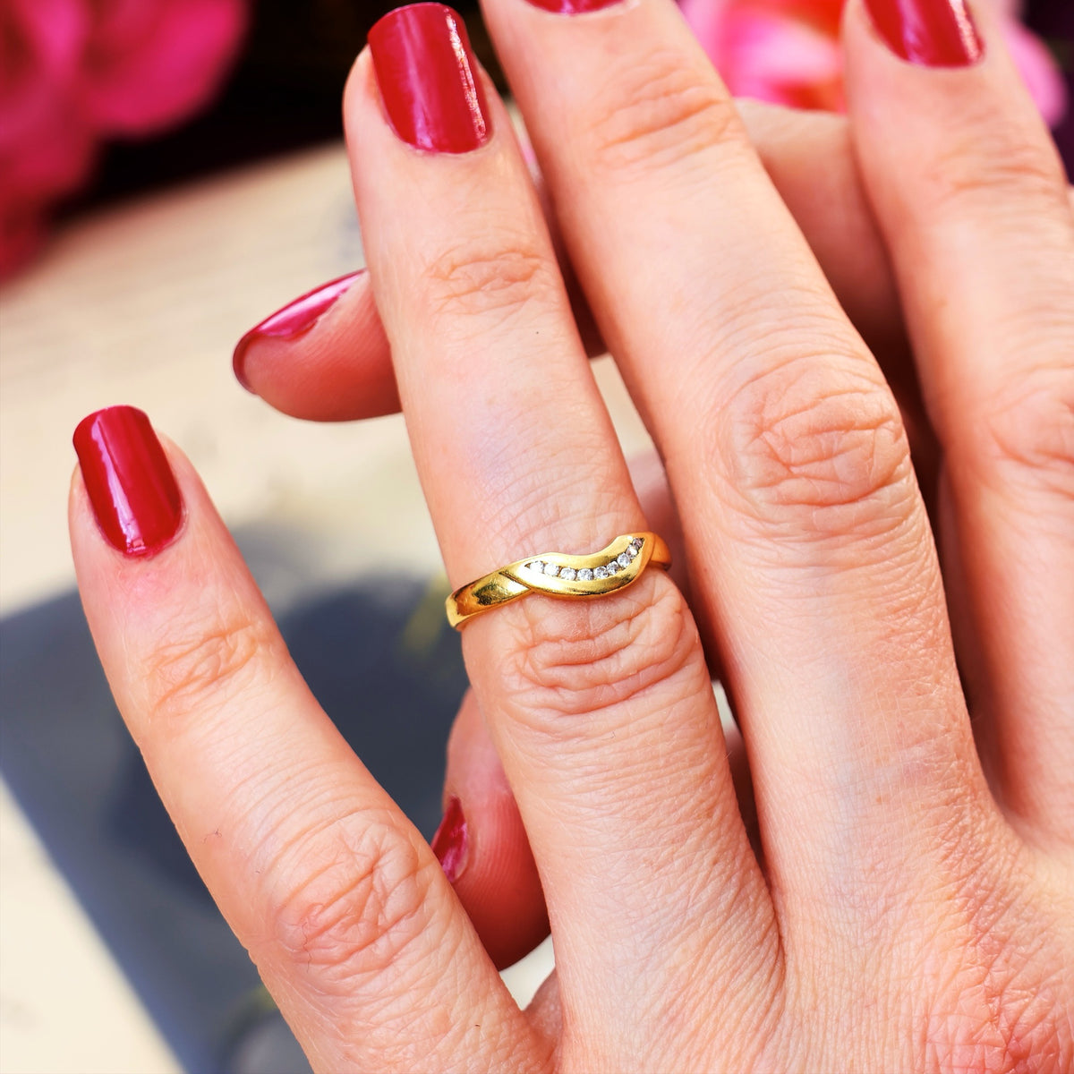Curved 18ct Gold & Diamond Wedding Band