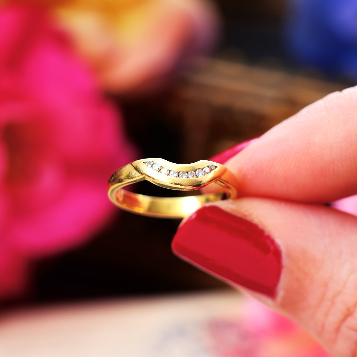Curved 18ct Gold & Diamond Wedding Band