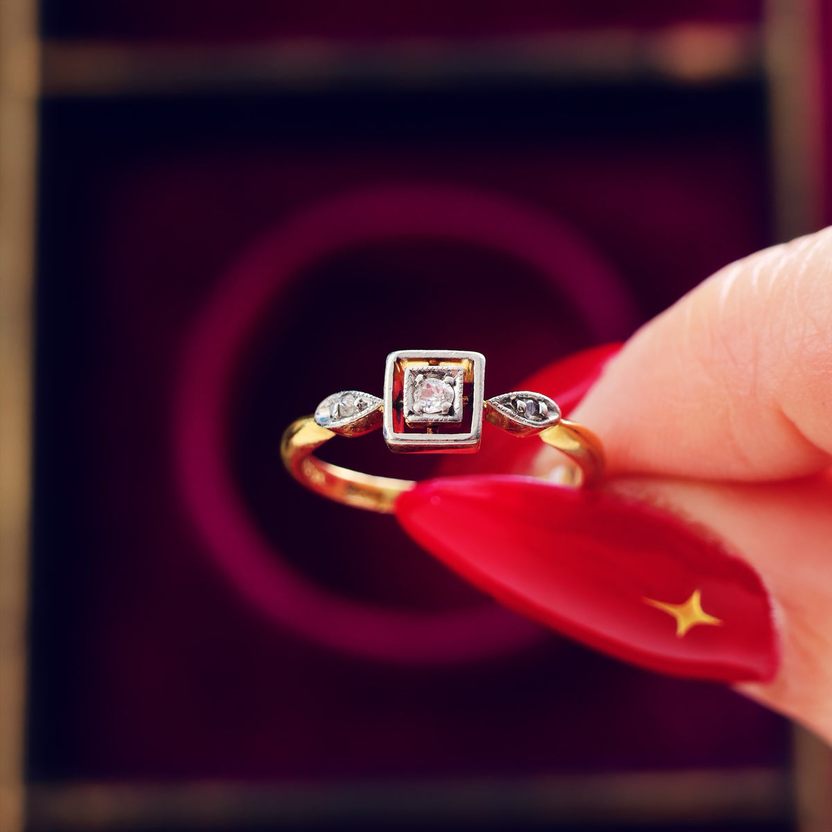 Cute! Vintage Art Deco Diamond Engagement Ring