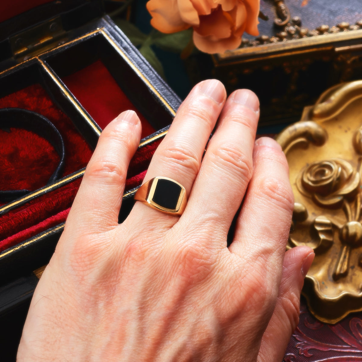 Classic Date 1966 9ct Gold Black Onyx Signet Ring