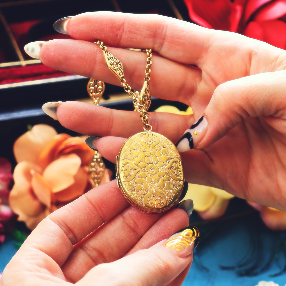 Large Victorian 'Roses for LOVE' Locket
