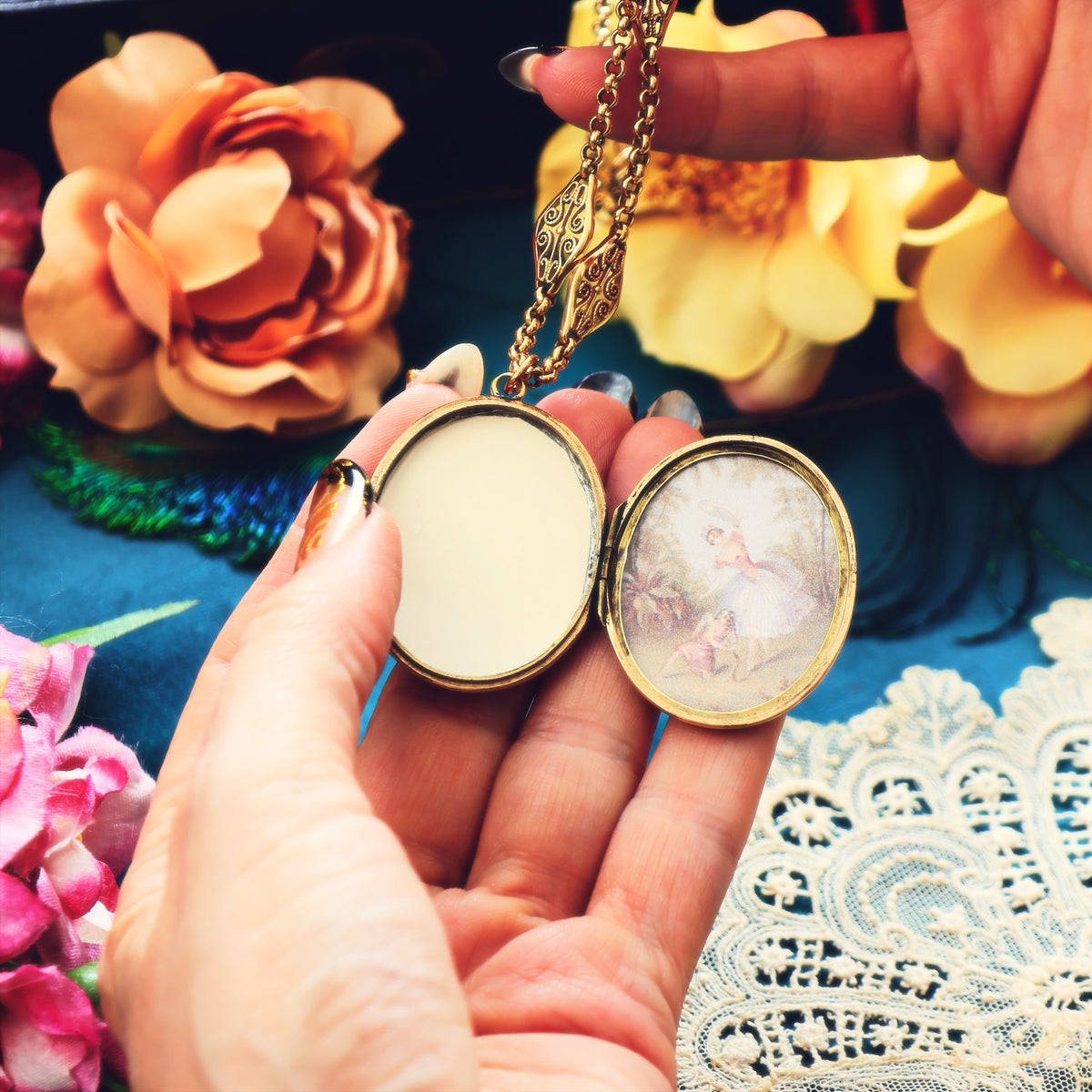 Large Victorian 'Roses for LOVE' Locket