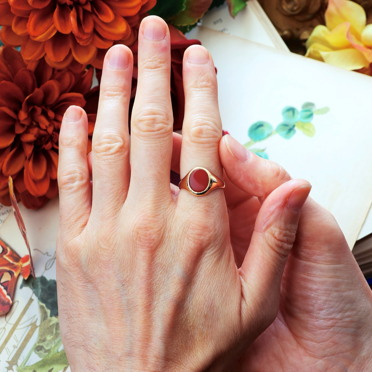 Date 1960 Russet Carnelian Gold Signet Ring