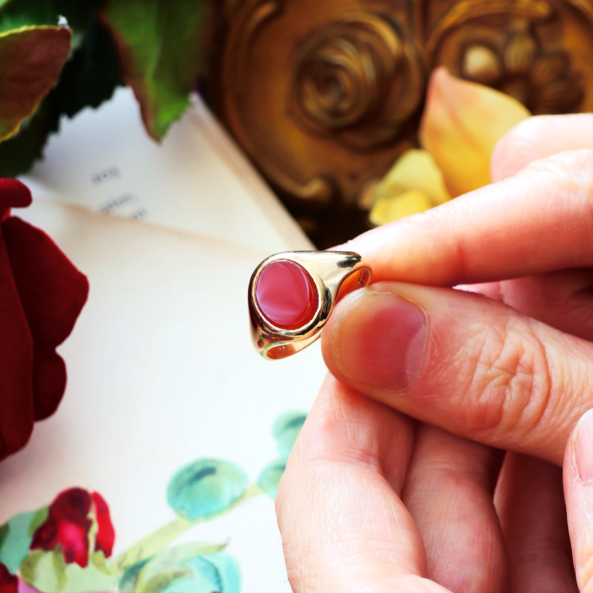 Date 1960 Russet Carnelian Gold Signet Ring