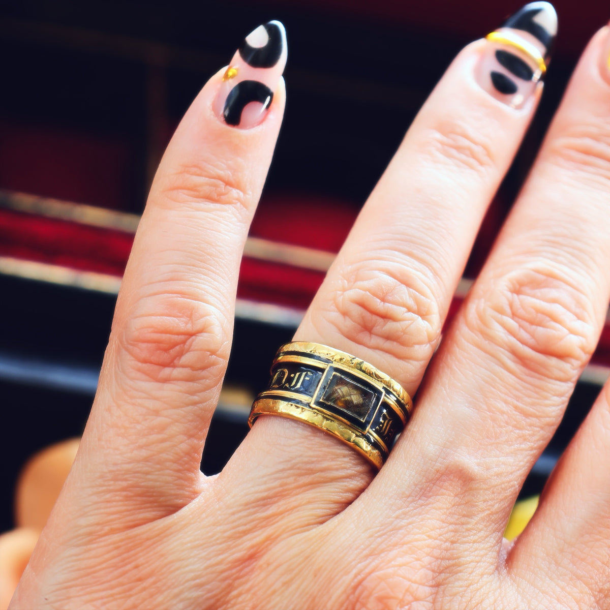 Date 1831 'IN MEMORY OF' Enamelled Mourning Ring