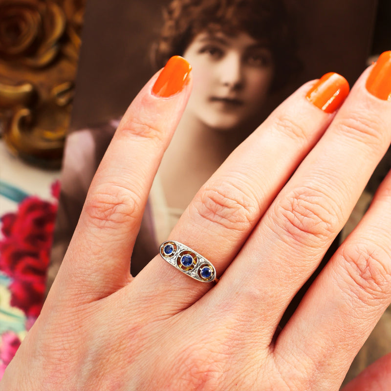 Antique Sapphire & Diamond Ring