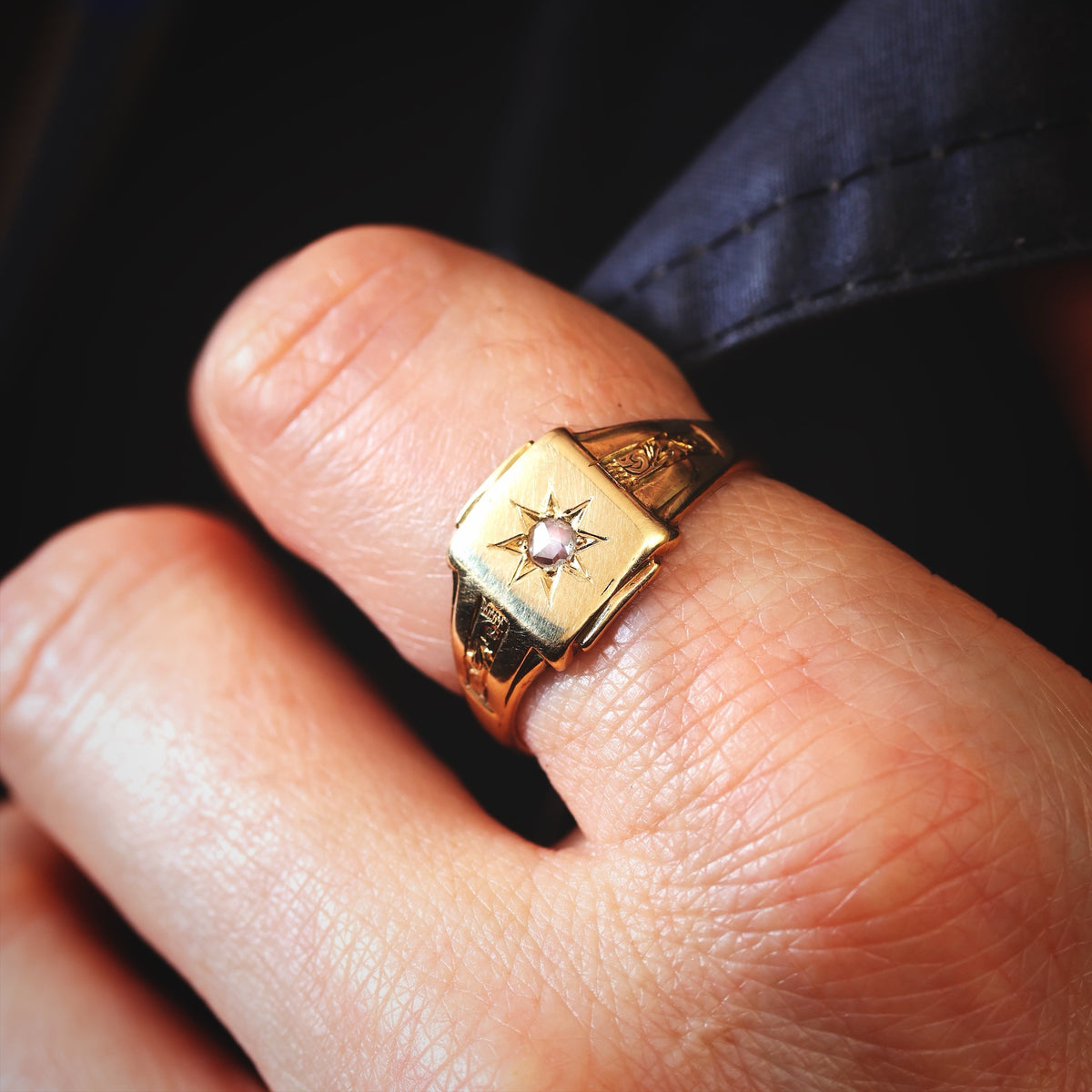 Vintage 1957 9ct Gold Men's Star Set Diamond Signet Ring