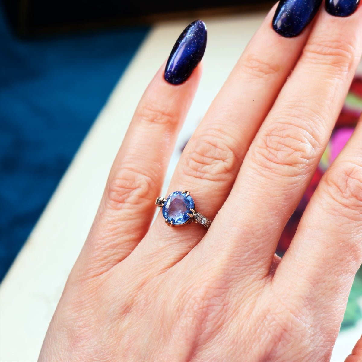Vintage Delight! Certificated Natural Ceylon Sapphire & Diamond Ring