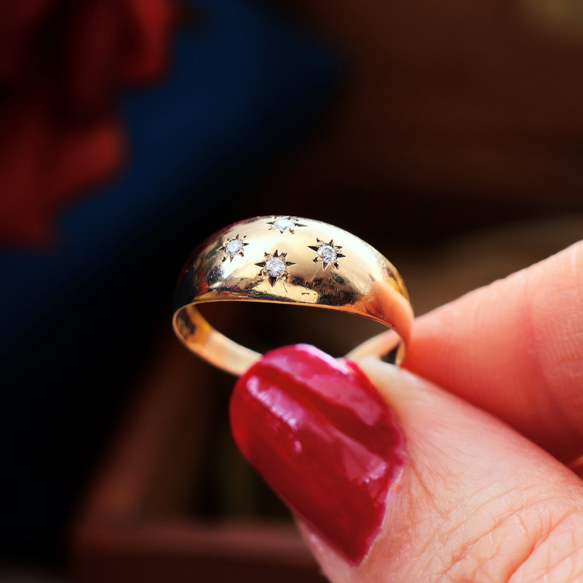 Date 1972 Diamond Stars Gypsy Style Band Ring