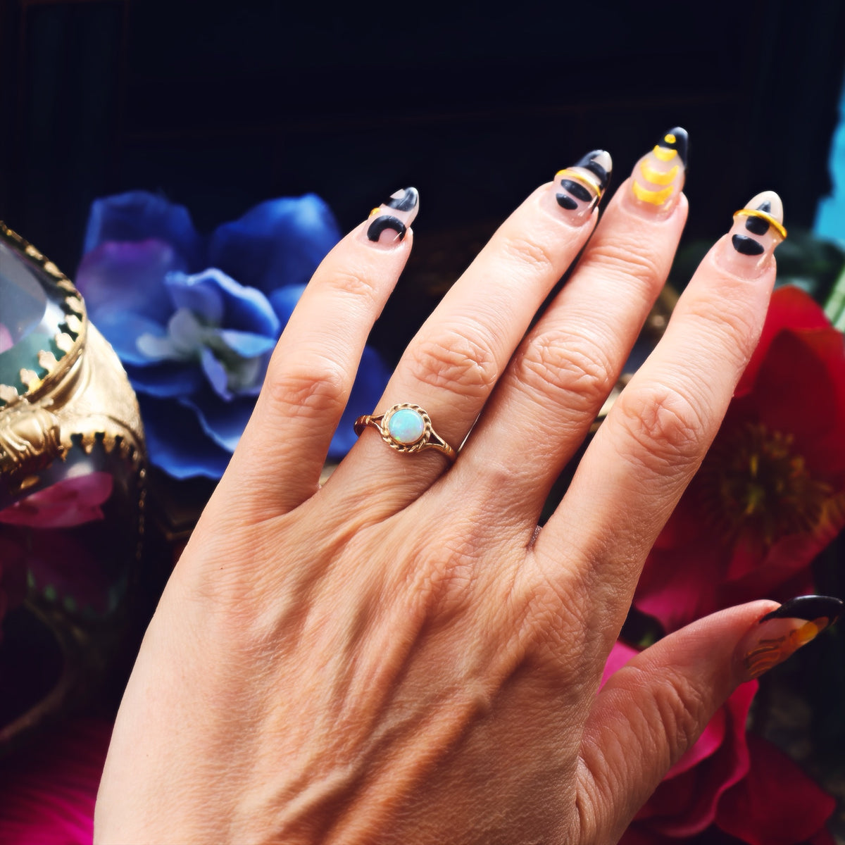 Vintage Date 1976 Crystal Opal Cabochon Ring
