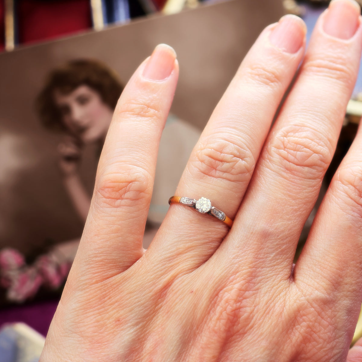 Vintage Glitter! Diamond Engagement Ring