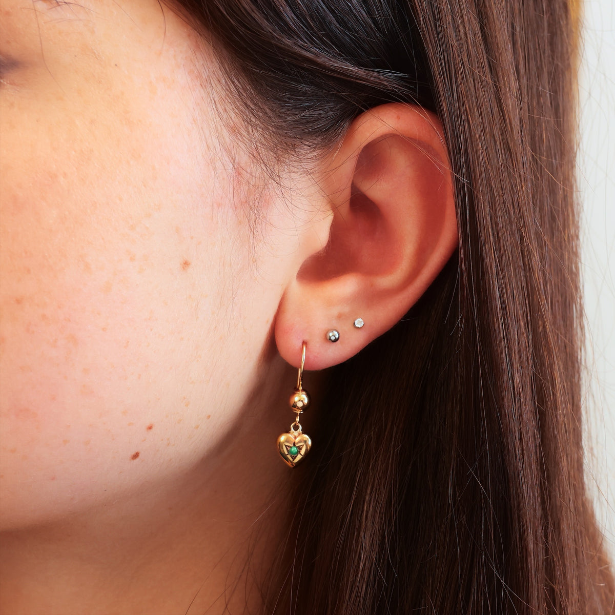 Date 1960 9ct Gold Sweetheart Drop Earrings
