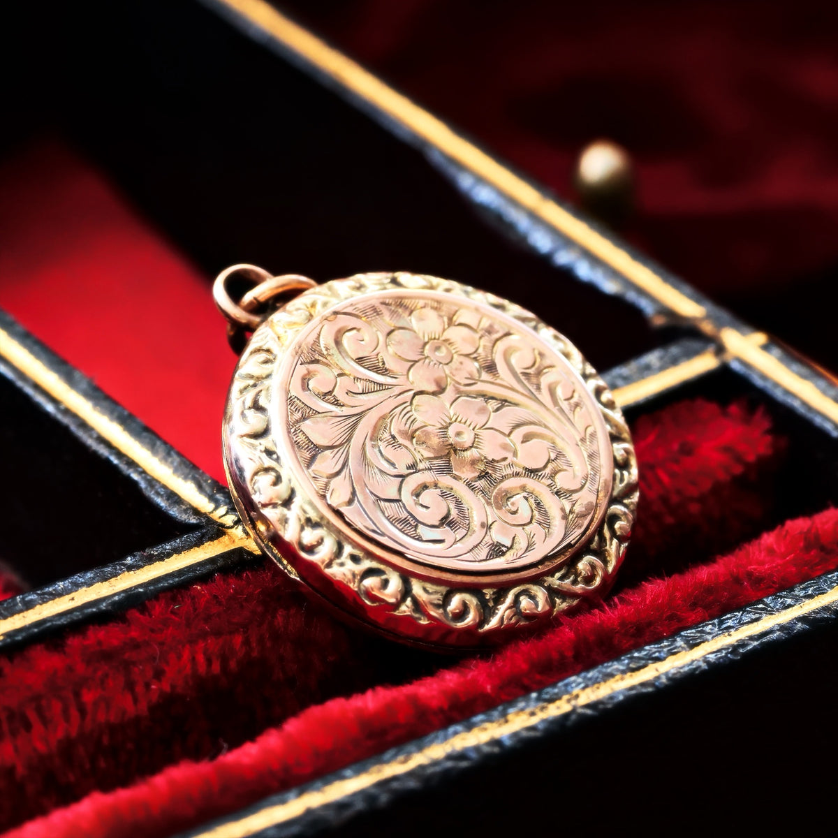 An Adorable Antique 'Wild Rose' Gold Locket