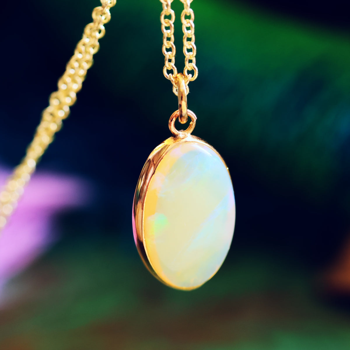 Vintage 9ct Gold Crystal Opal Pendant