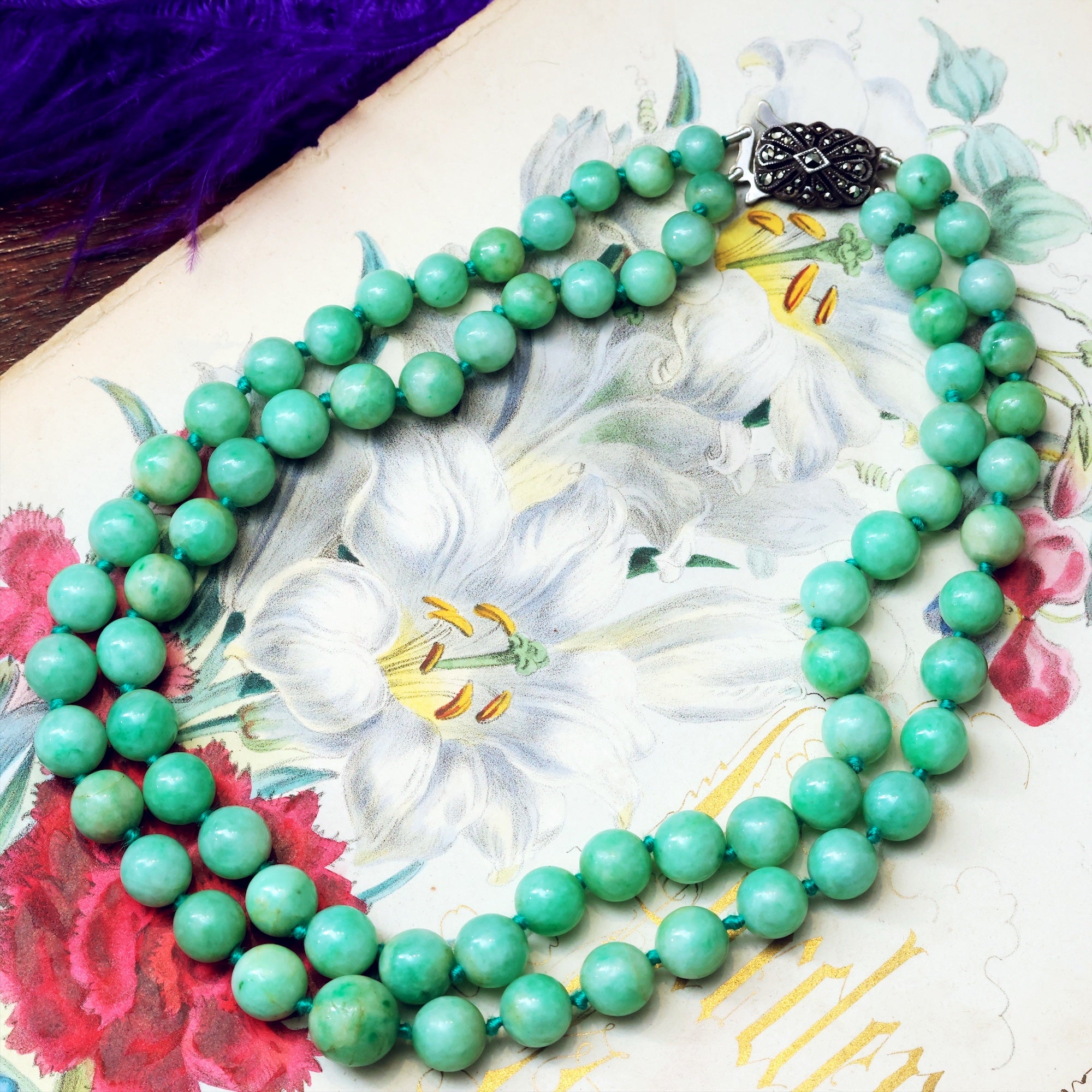 Classic Vintage Elegance Double Row Jade Bead Necklace Fetheray