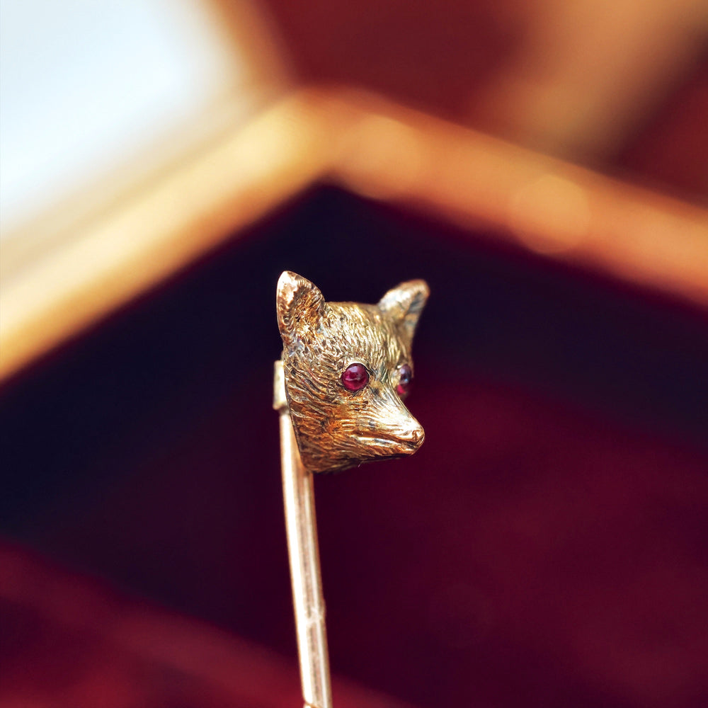 Tiny Darling 9ct Gold Fox Stick Pin – Fetheray