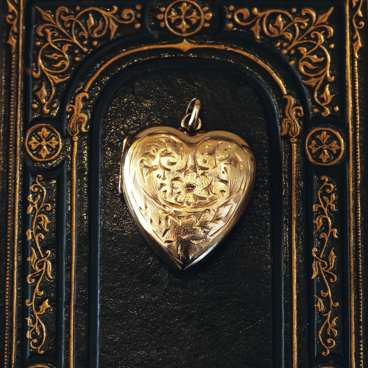 Antique Hand Engraved Edwardian Heart Locket