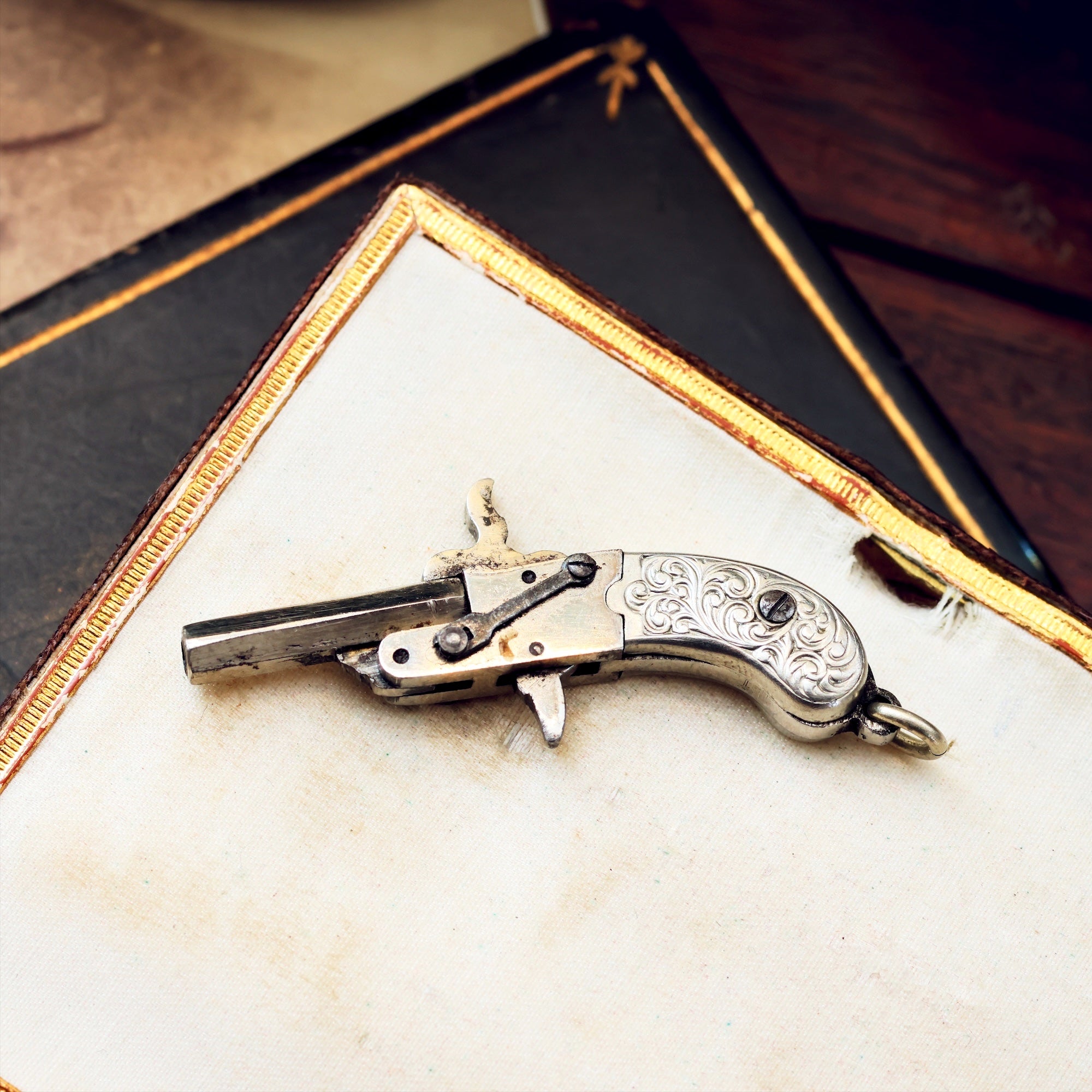 ム　phenomenon銃型財布 チェーン付き　希少 ム様 専用 phenomenon銃型財布 チェーン付き 希少