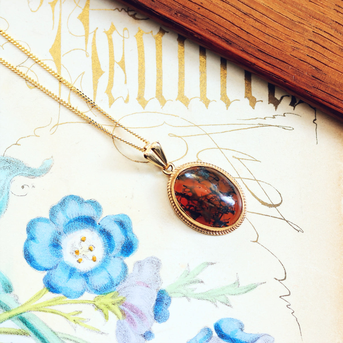 Date 1969 9ct Gold Moss Agate Pendant