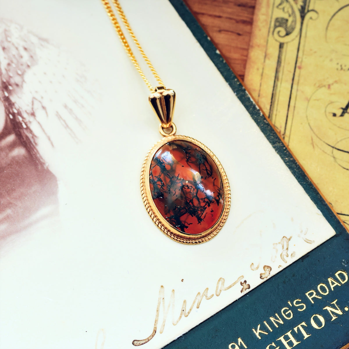 Date 1969 9ct Gold Moss Agate Pendant