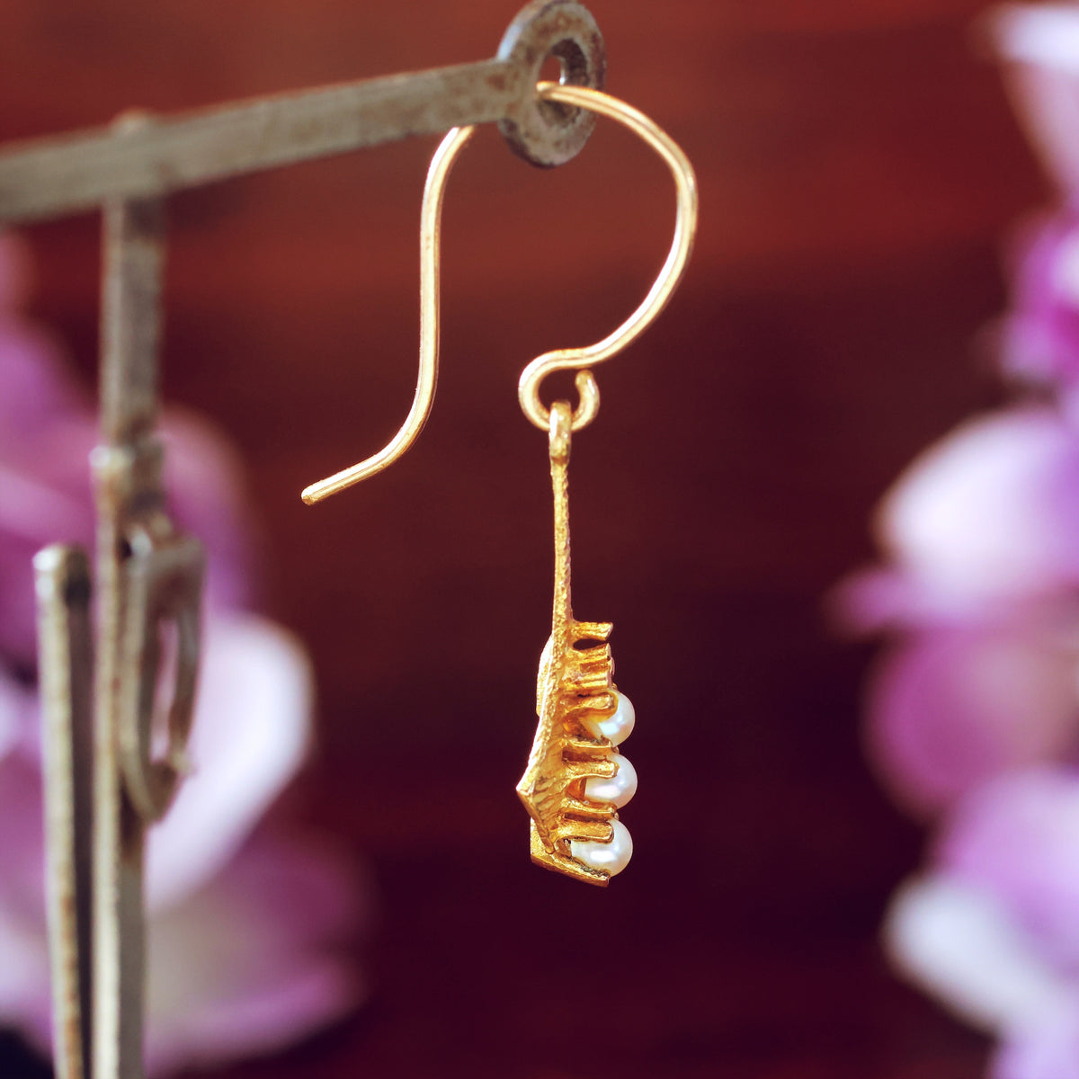 Vintage 1970's Modernist Cultured Pearl Drop Earrings