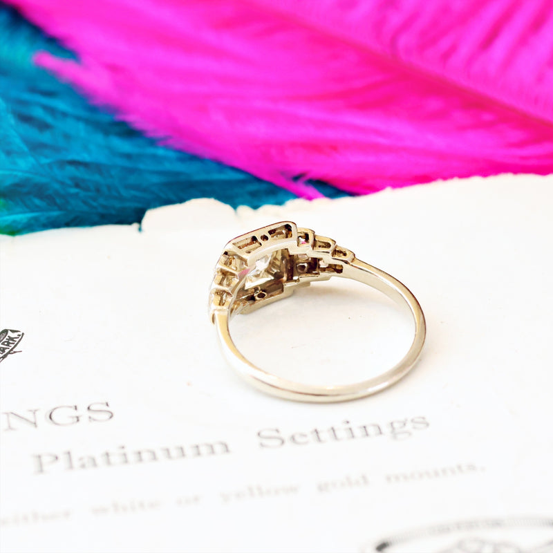 Fascinating Art Deco Diamond Engagement Ring