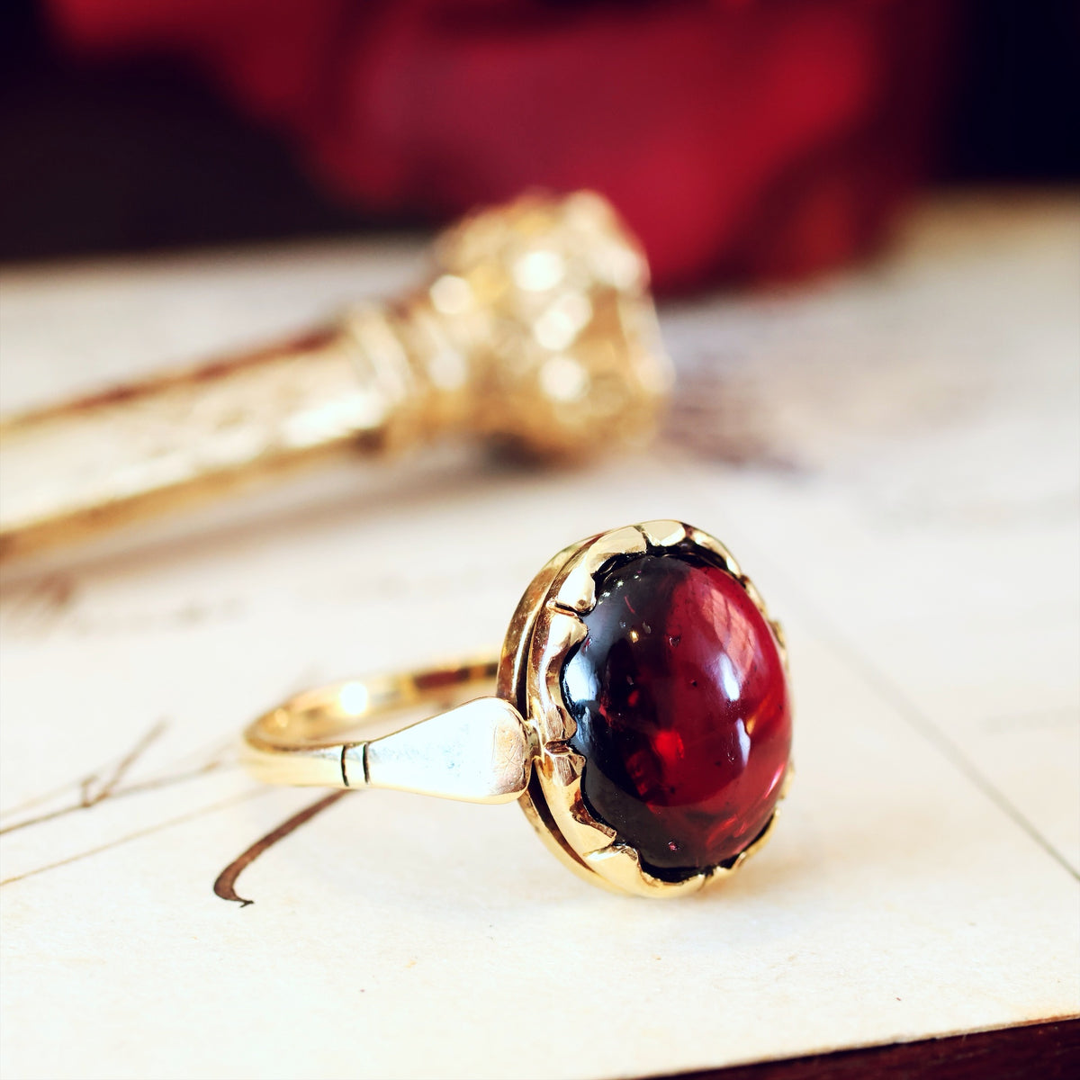 Antique 14ct Gold Cabochon Garnet Ring