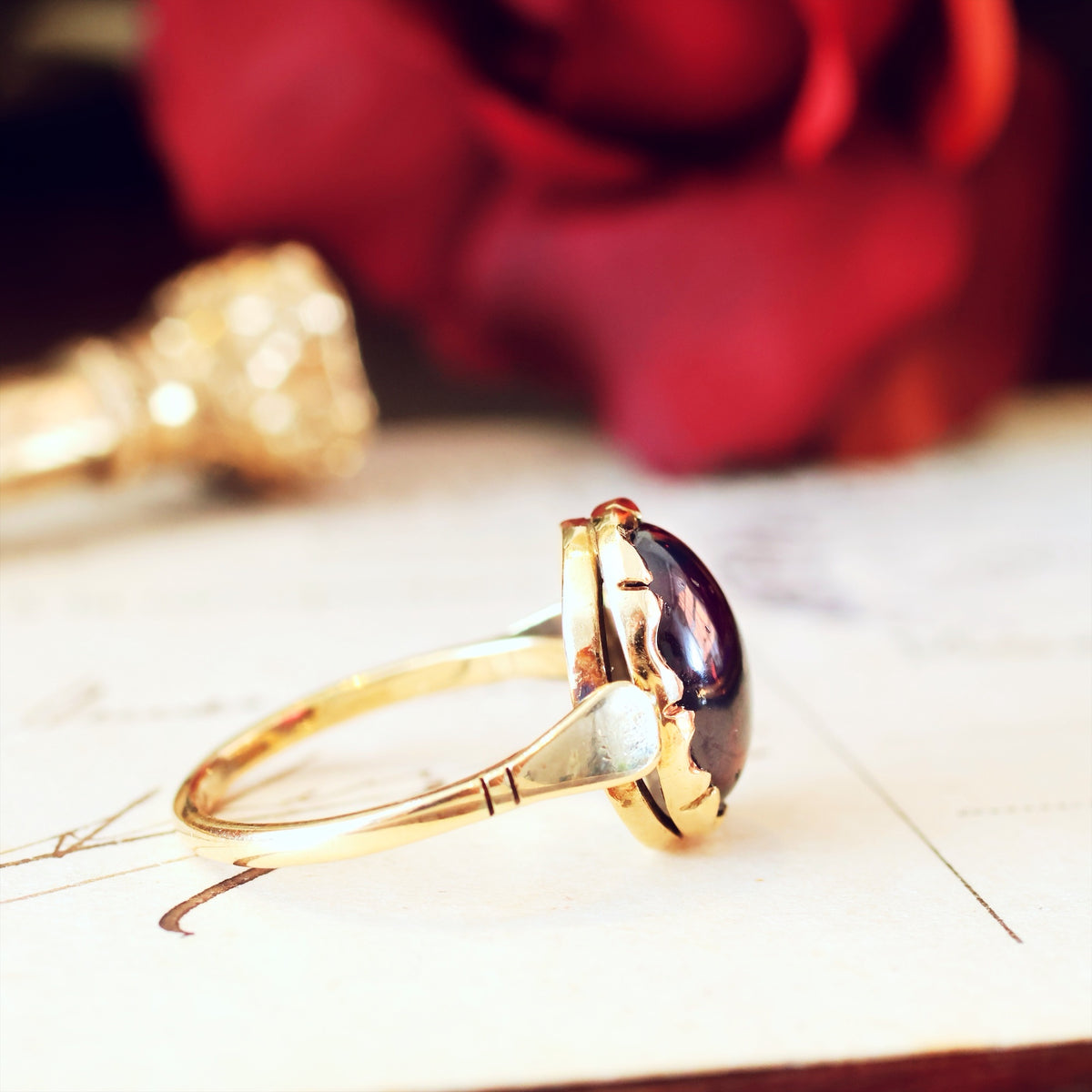 Antique 14ct Gold Cabochon Garnet Ring