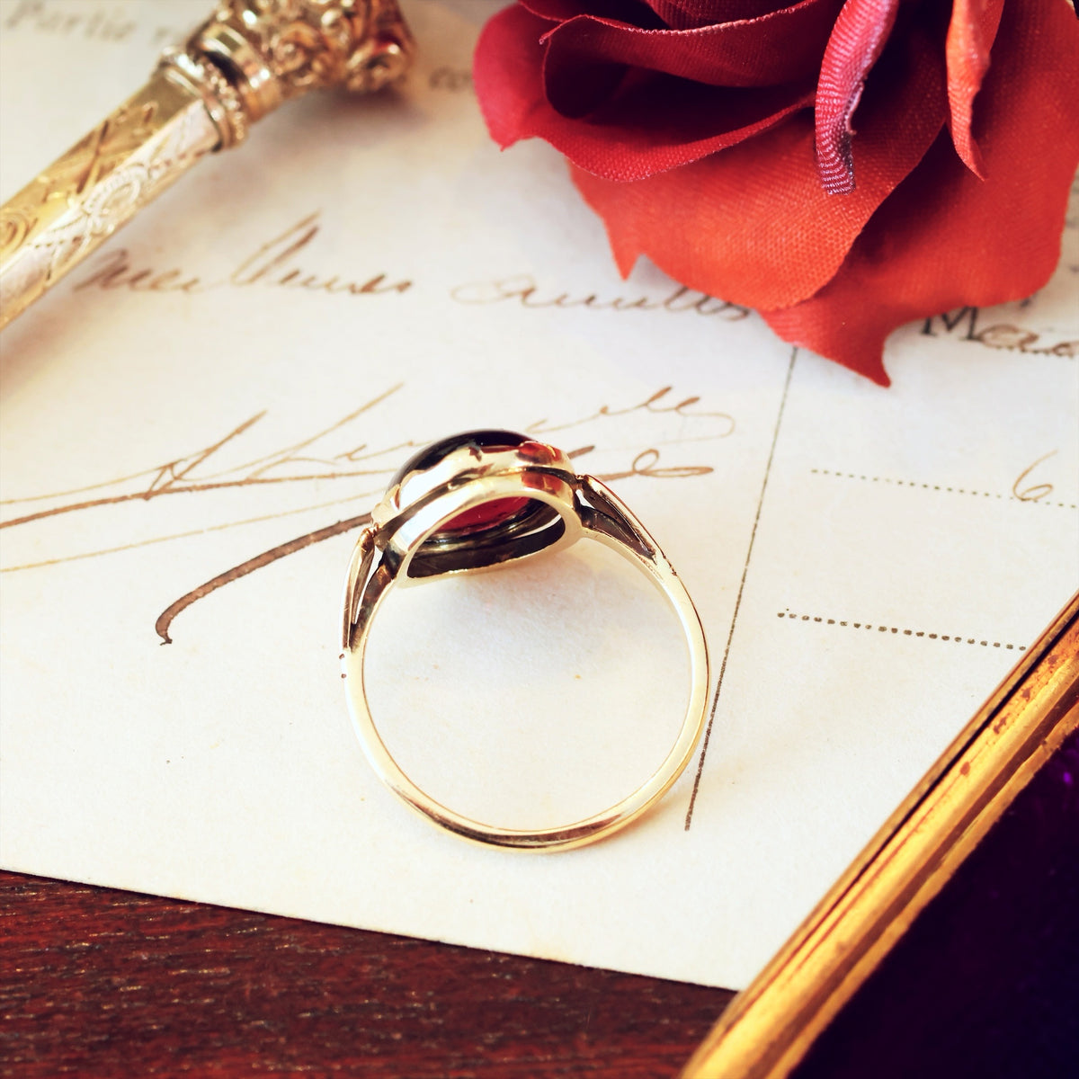 Antique 14ct Gold Cabochon Garnet Ring