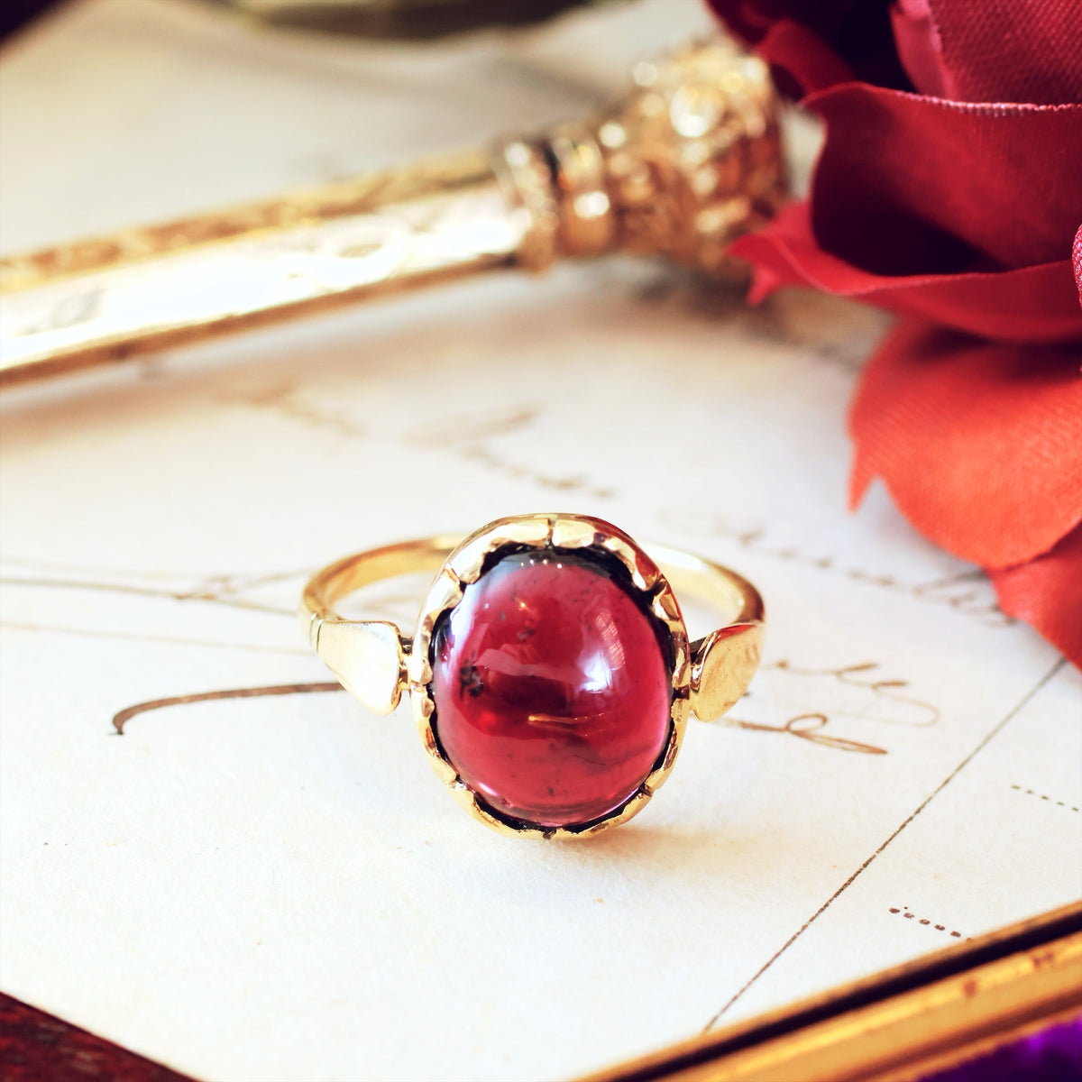 Antique 14ct Gold Cabochon Garnet Ring