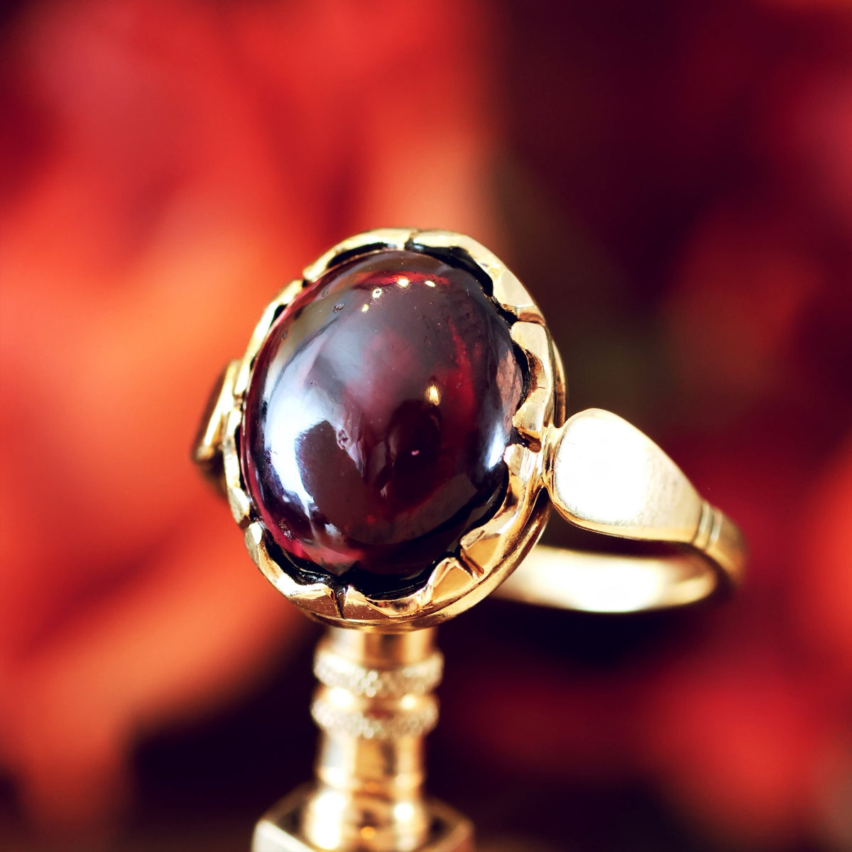 Antique 14ct Gold Cabochon Garnet Ring