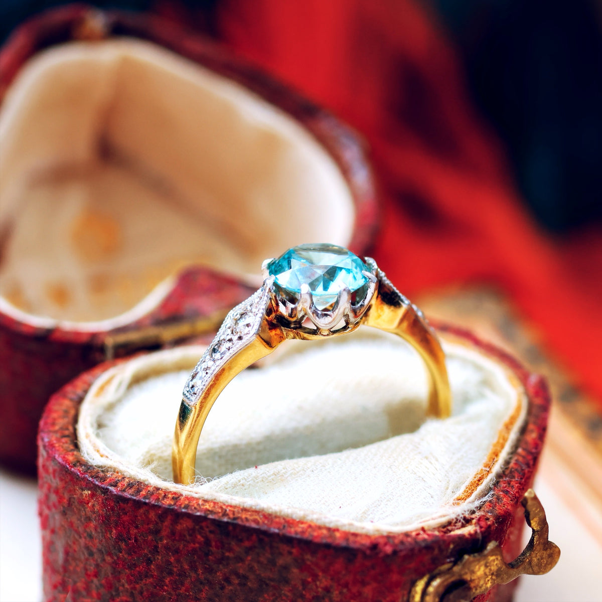 Vintage Sparkle! Blue Zircon & Diamond Ring