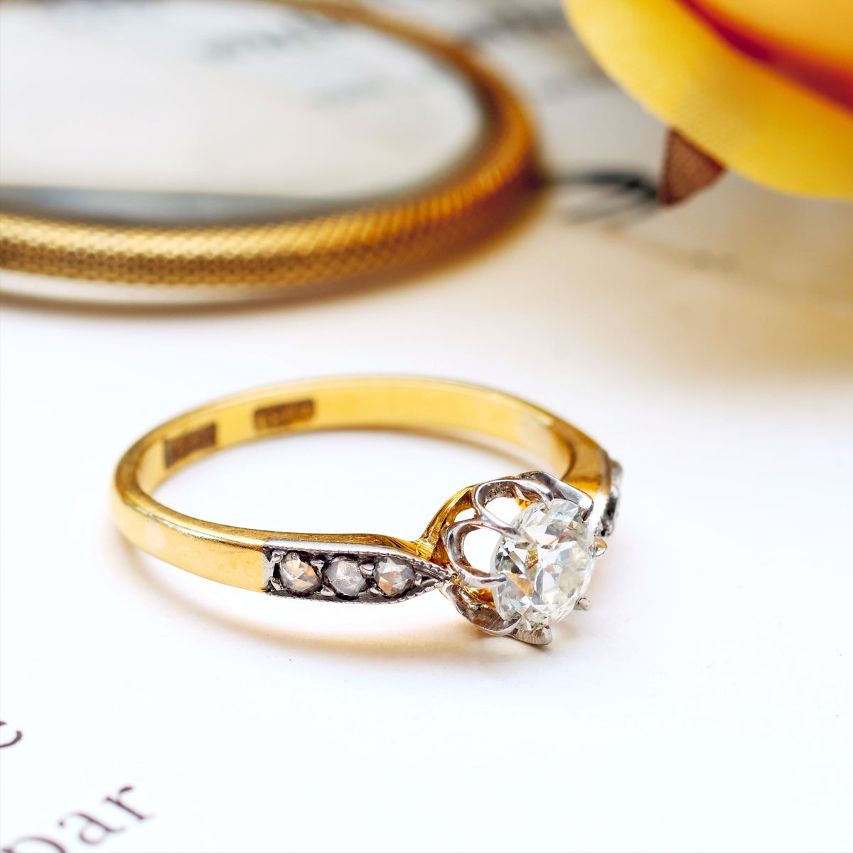 Romantic Twinkle! Vintage Diamond Engagement Ring