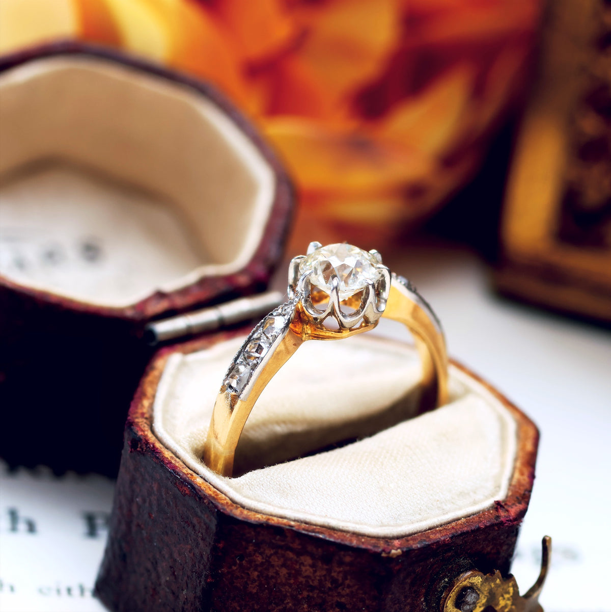 Romantic Twinkle! Vintage Diamond Engagement Ring