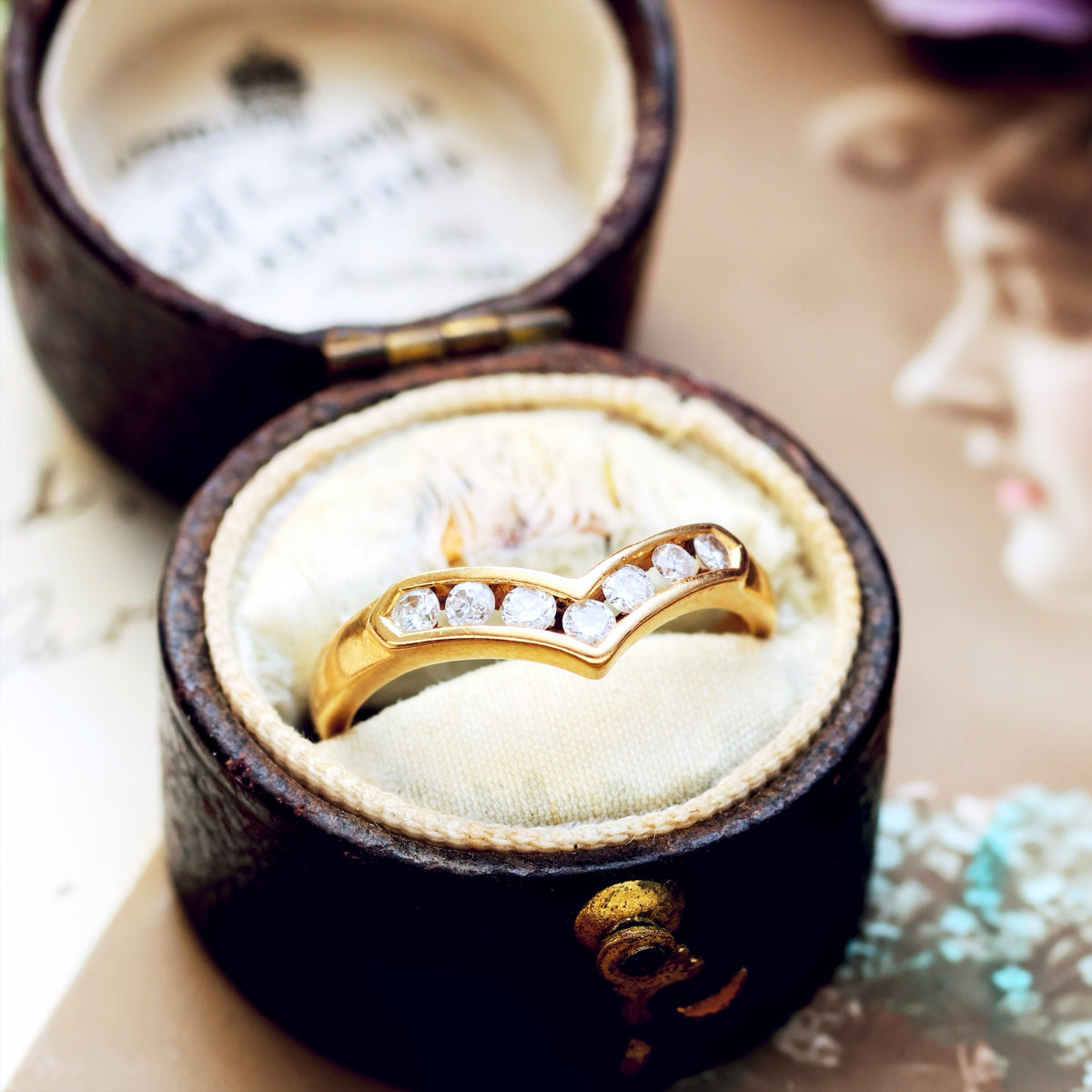 Date 1991 18ct Gold Diamond Wishbone Ring