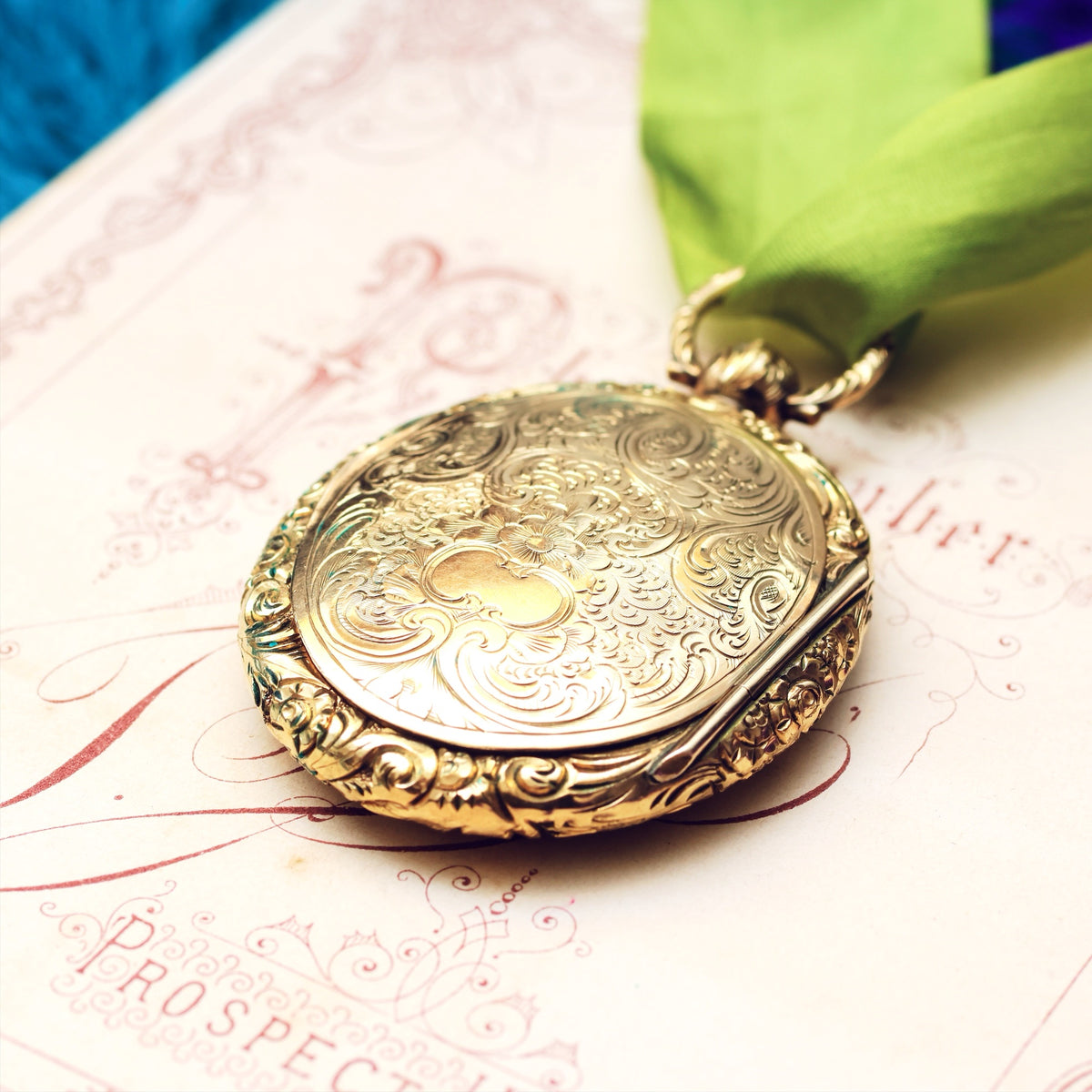 Majestic Georgian Oval Picture Locket – Fetheray