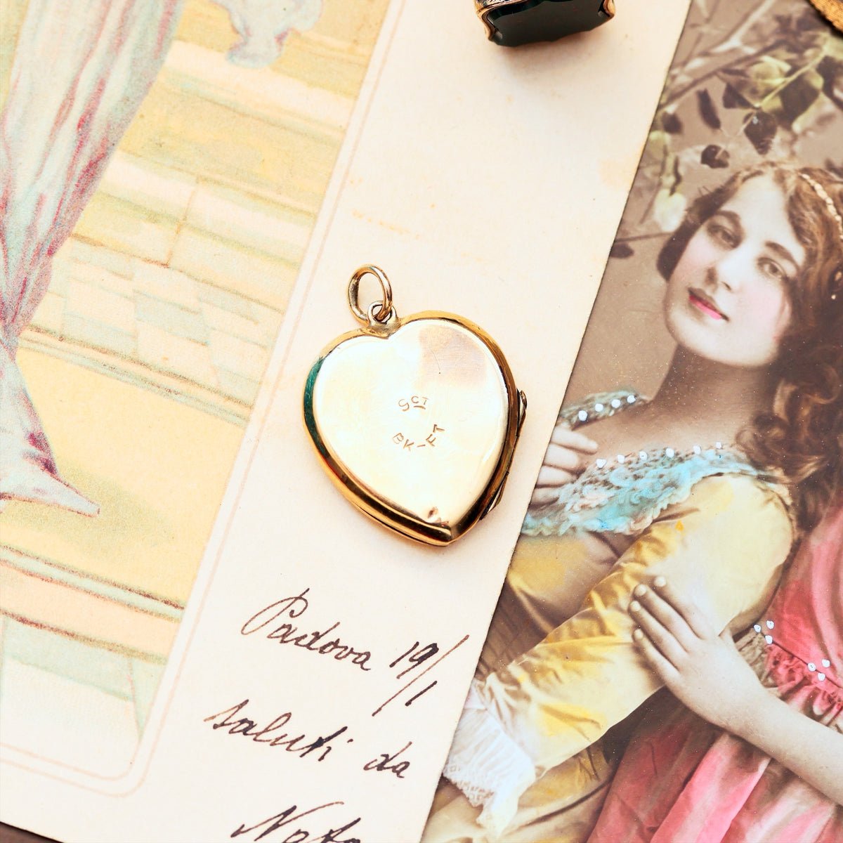 Mid Century 9ct Gold Heart Shaped Locket