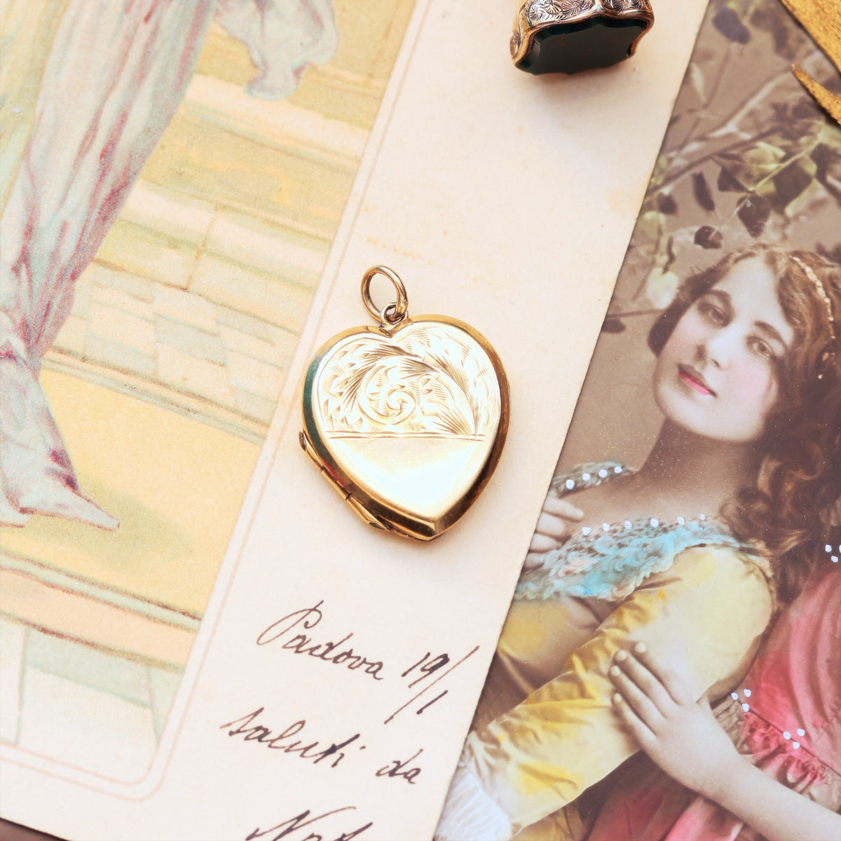 Mid Century 9ct Gold Heart Shaped Locket