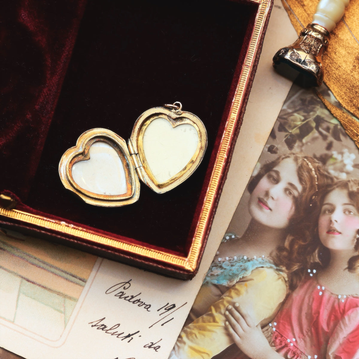 Mid Century 9ct Gold Heart Shaped Locket