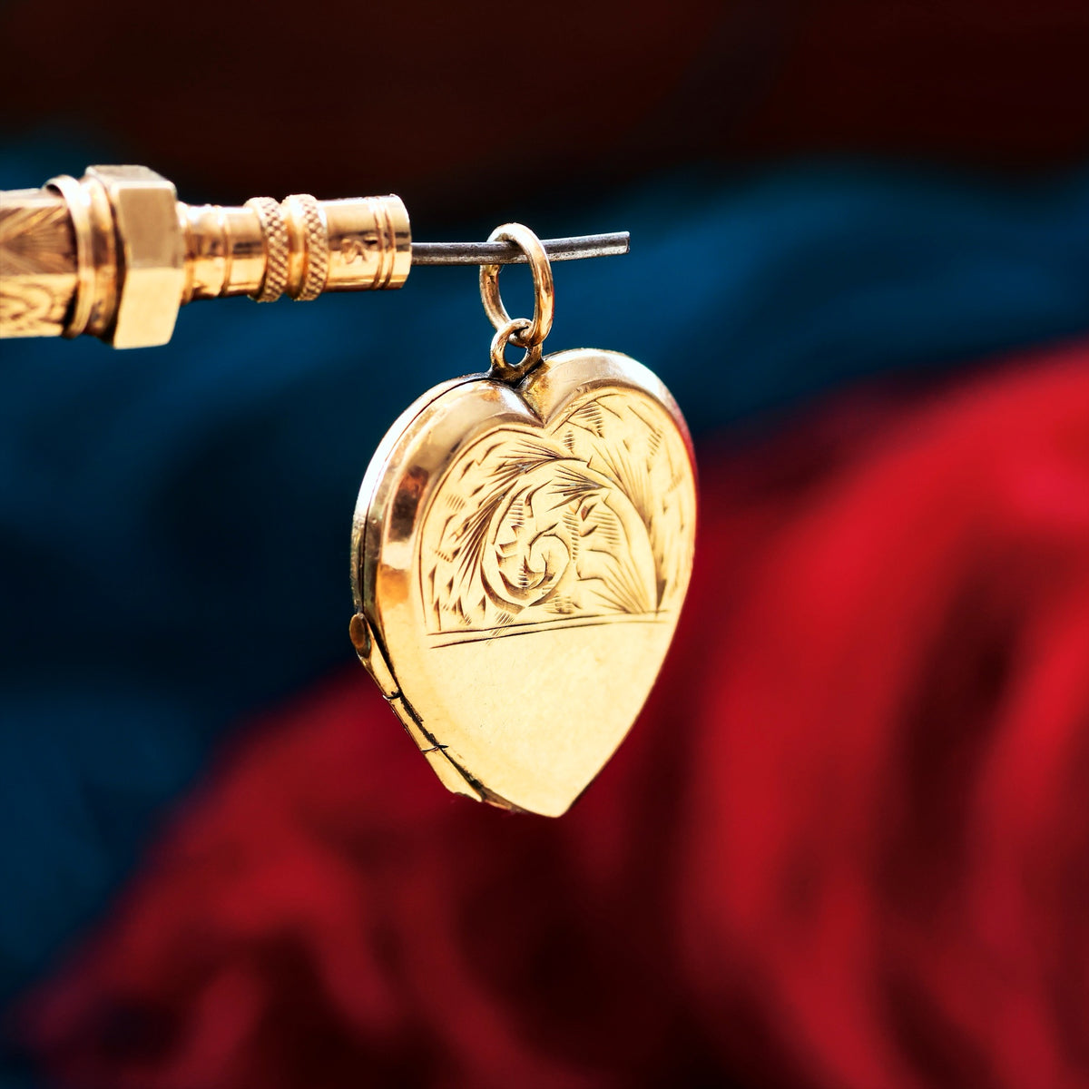 Mid Century 9ct Gold Heart Shaped Locket