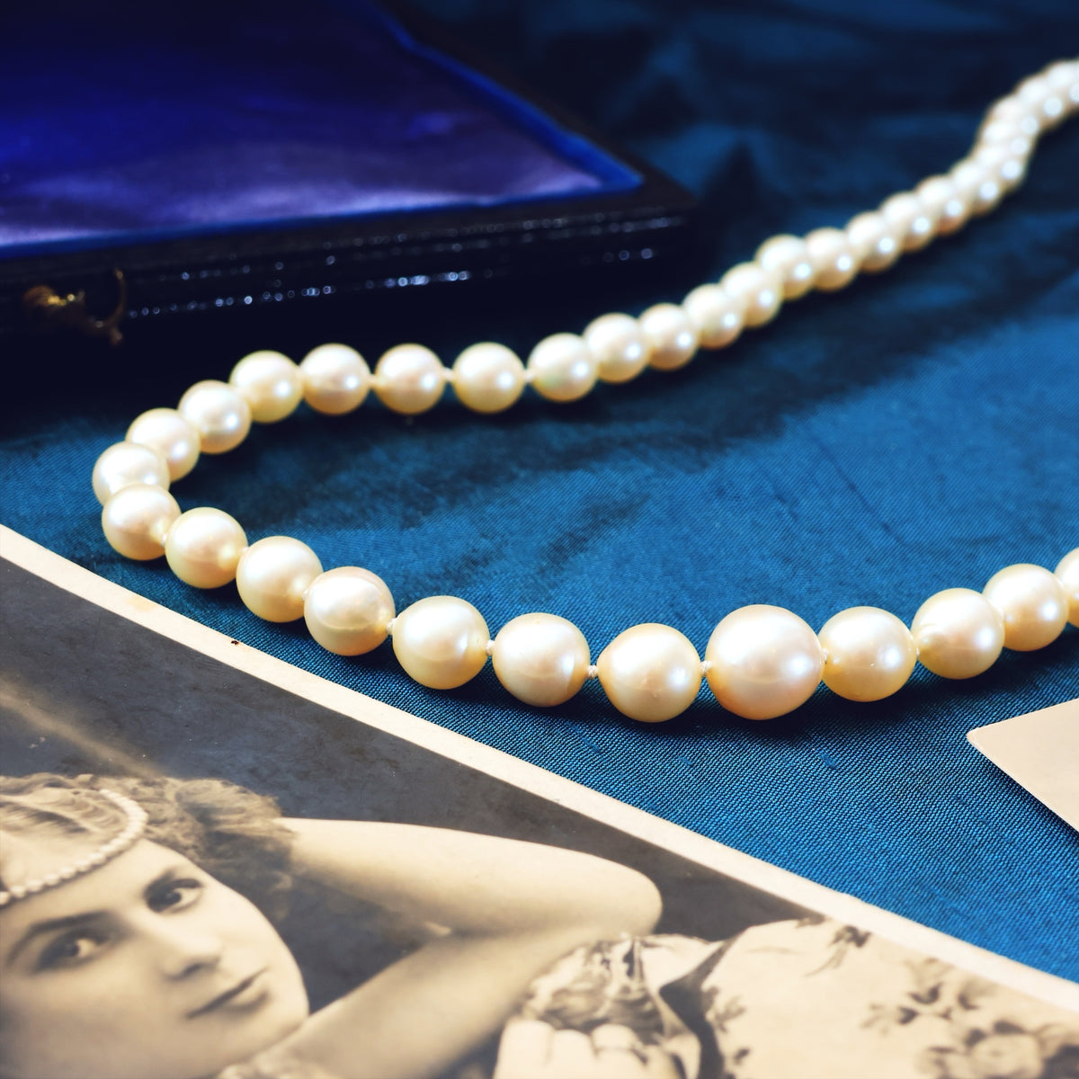 Sublime Vintage Cultured Saltwater Pearl Necklace