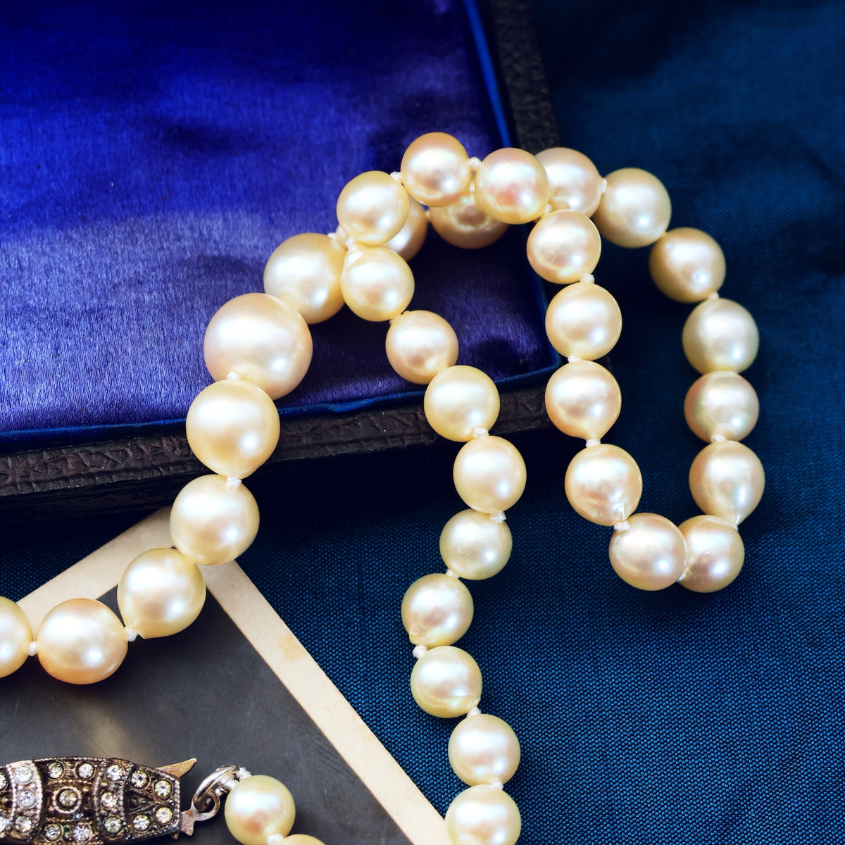 Sublime Vintage Cultured Saltwater Pearl Necklace