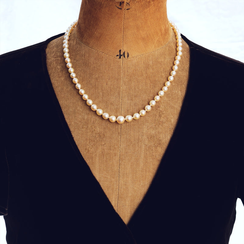 Sublime Vintage Cultured Saltwater Pearl Necklace