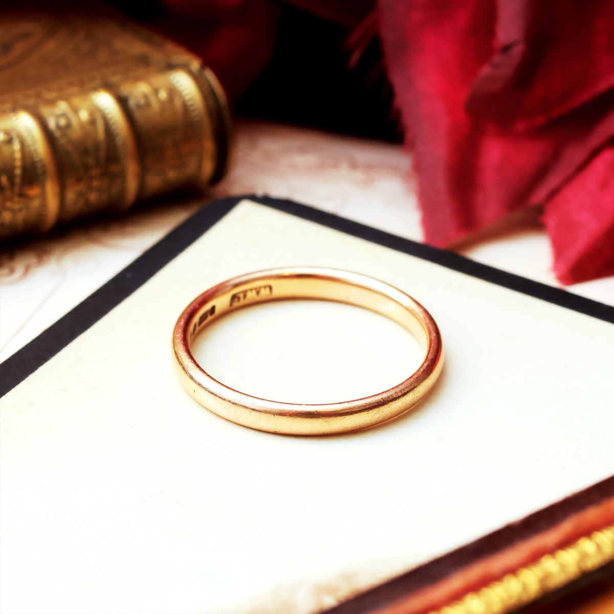 Date 1942 'Utility Mark' 9ct Gold Wedding Ring