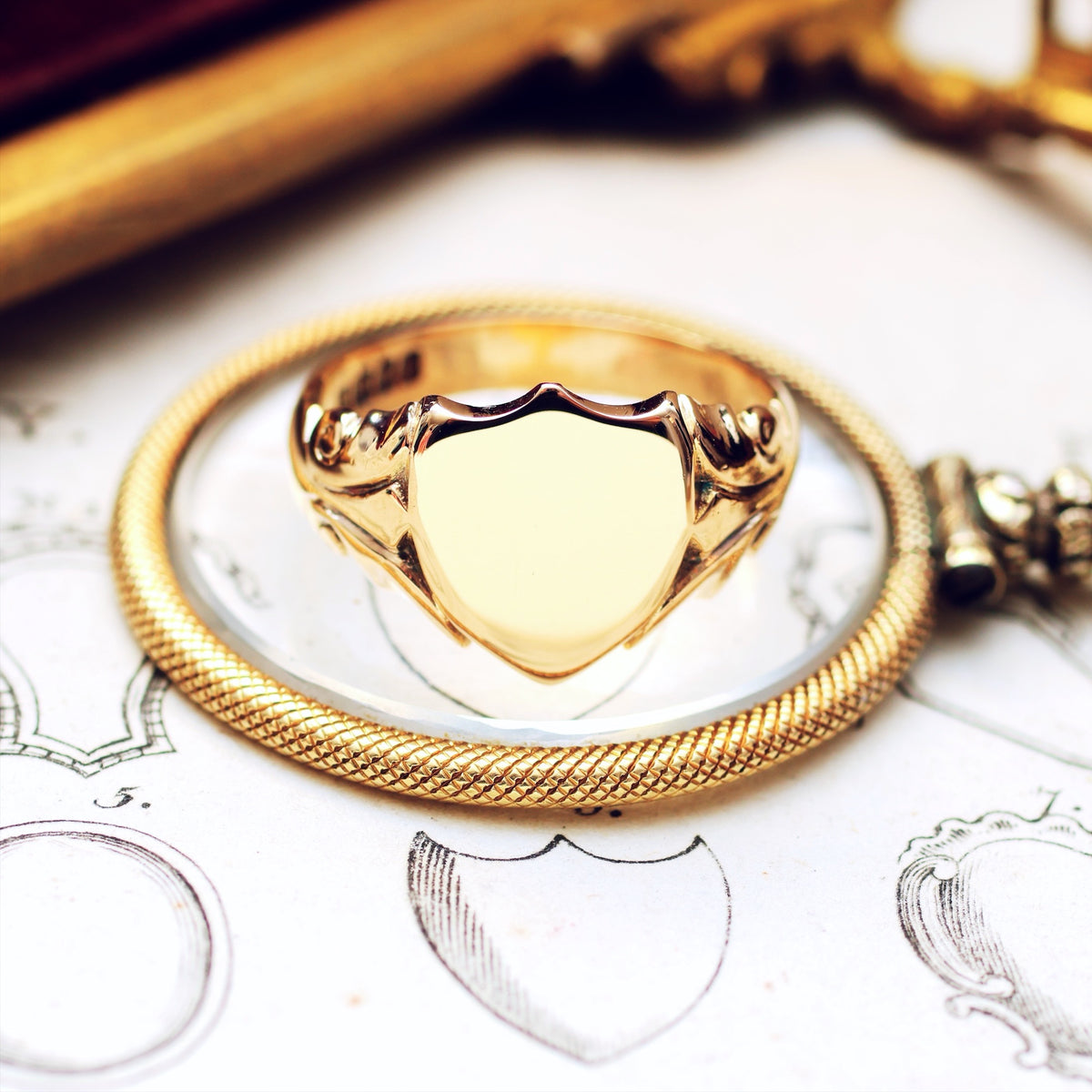 Date 1917 18ct Gold Men's Shield Signet Ring