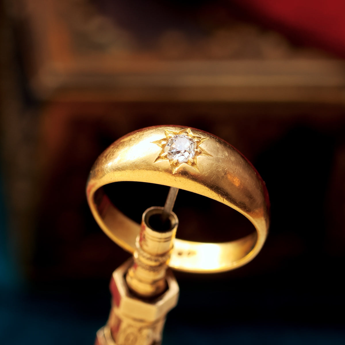 Classic Victorian Star-set Diamond Band Ring