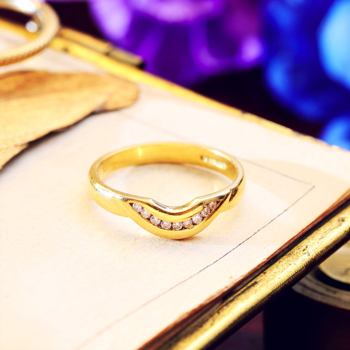 Curved 18ct Gold & Diamond Wedding Band