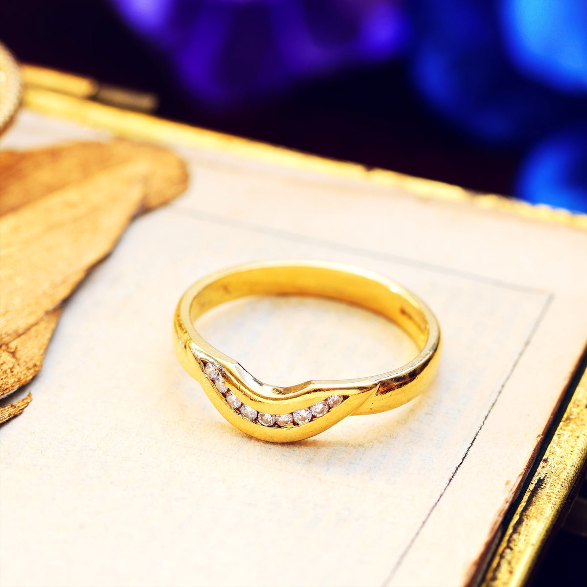 Curved 18ct Gold & Diamond Wedding Band