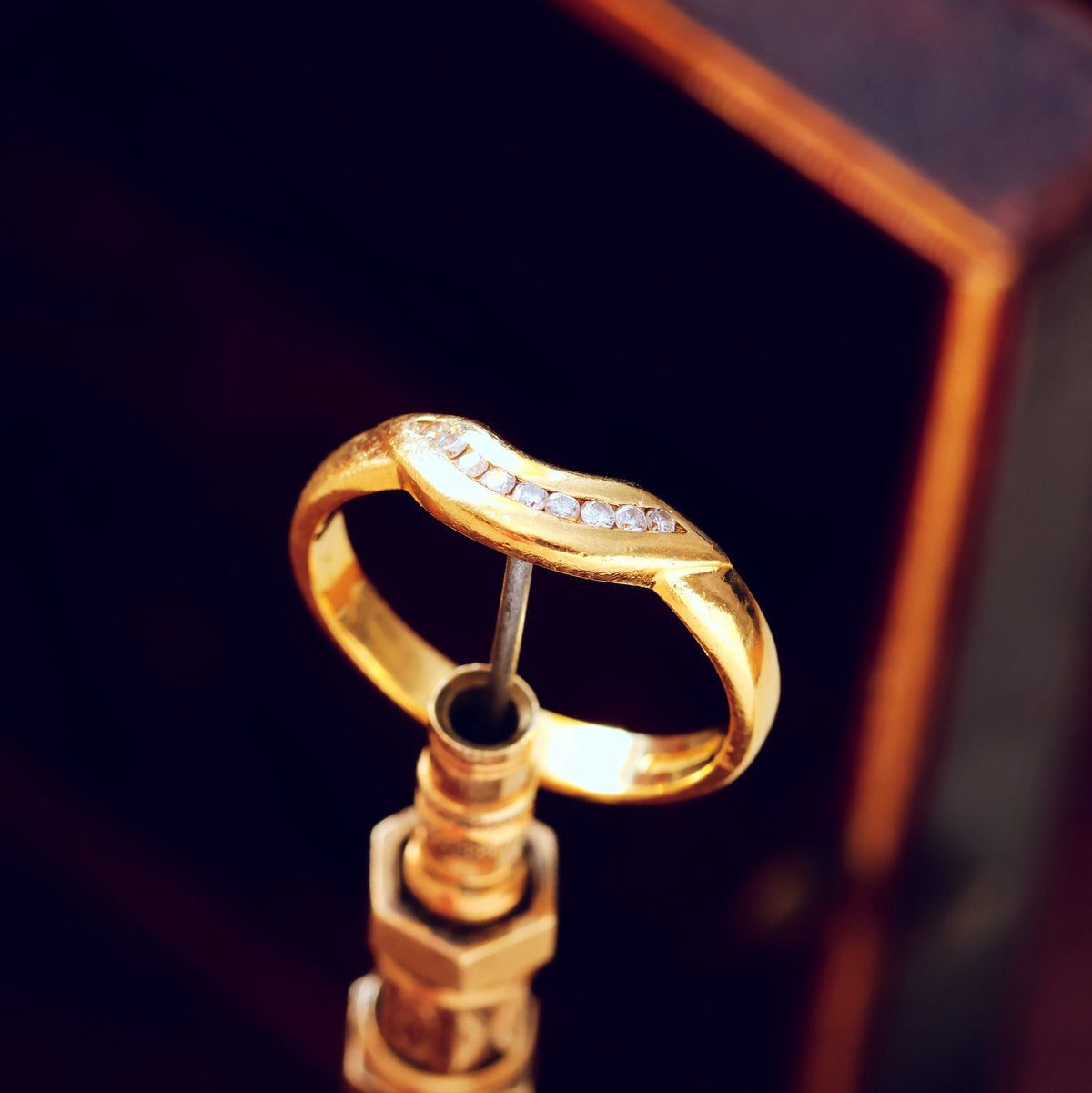 Curved 18ct Gold & Diamond Wedding Band